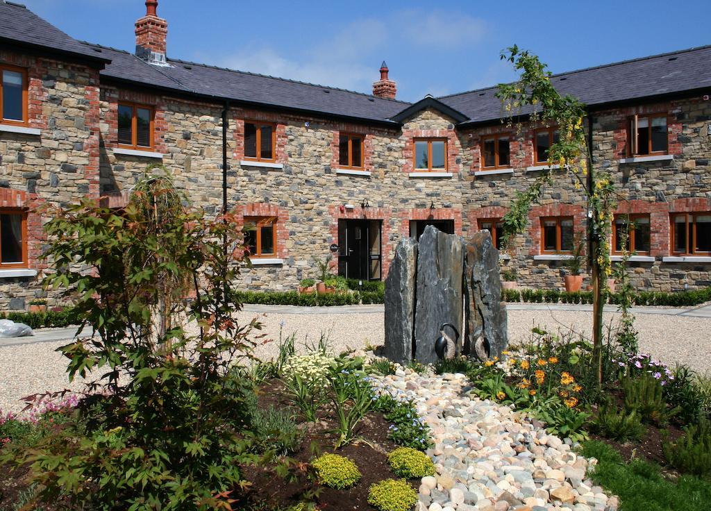 Decoy Country Cottages Navan Exterior foto