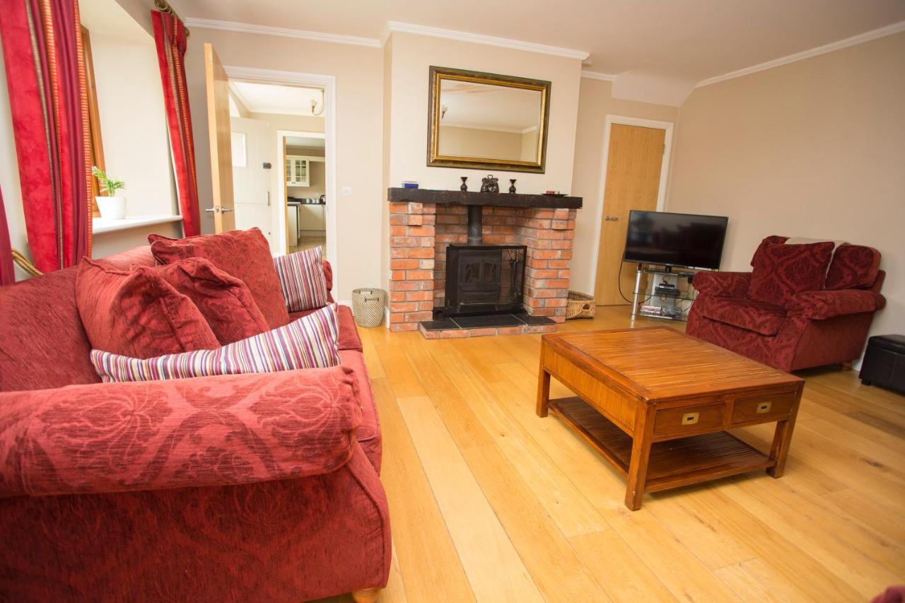 Decoy Country Cottages Navan Exterior foto