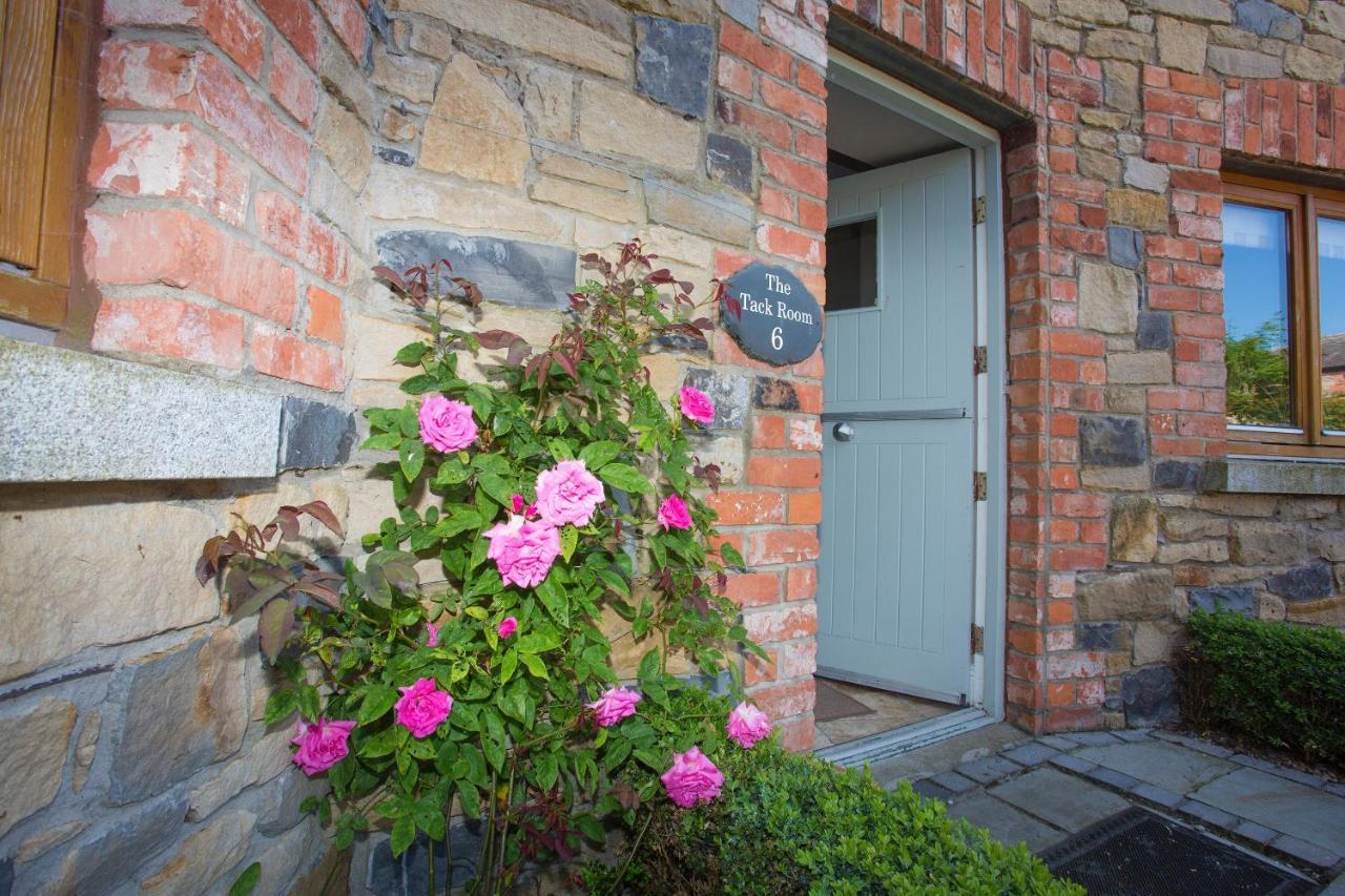 Decoy Country Cottages Navan Exterior foto