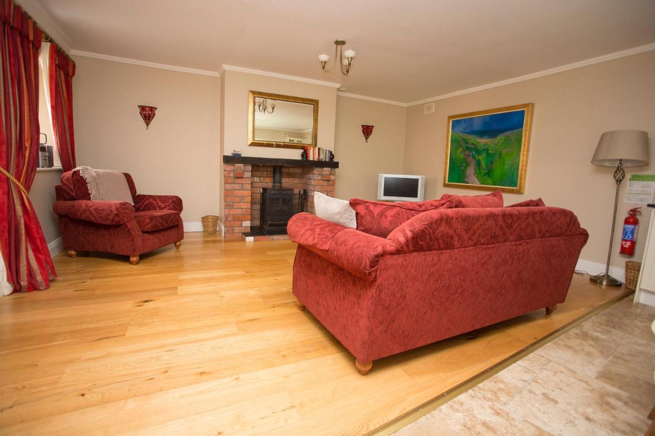 Decoy Country Cottages Navan Exterior foto