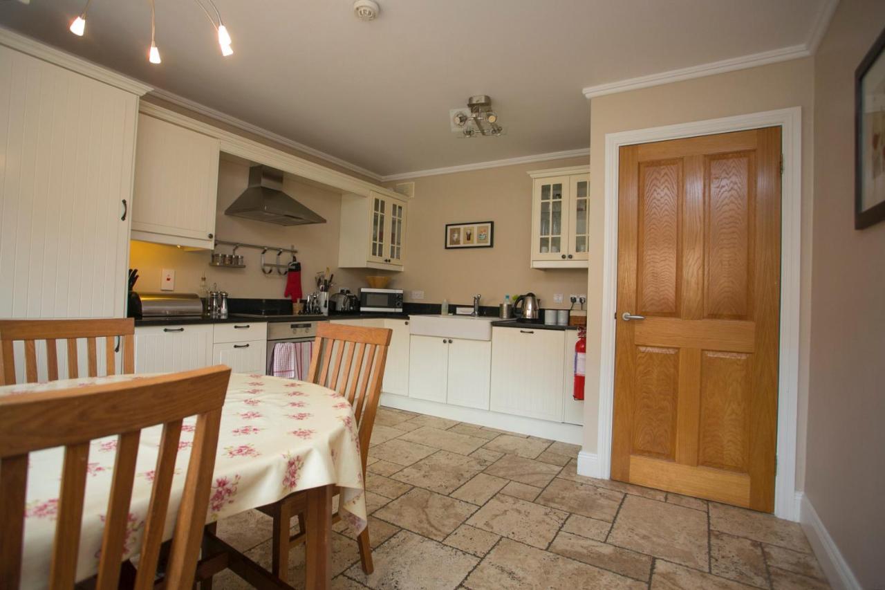 Decoy Country Cottages Navan Exterior foto