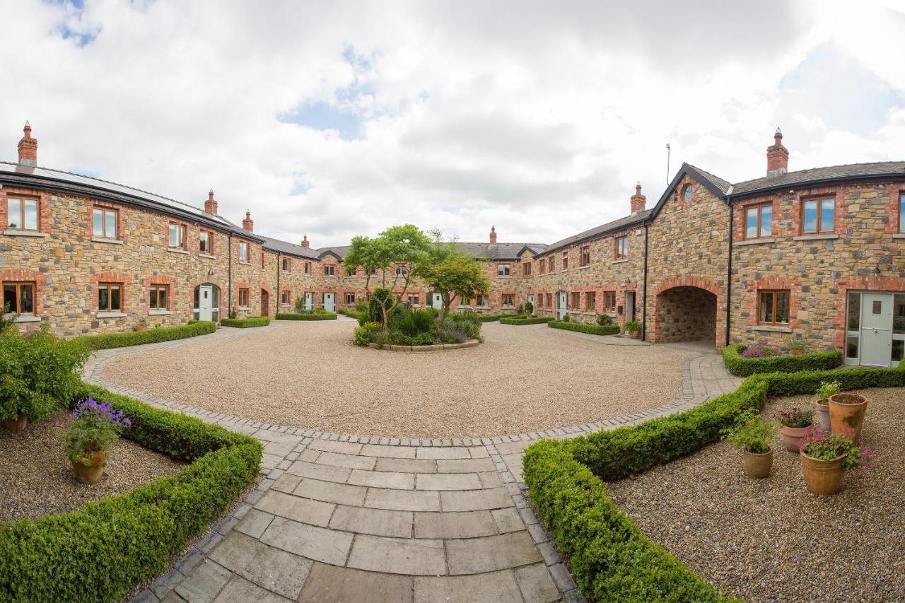 Decoy Country Cottages Navan Exterior foto